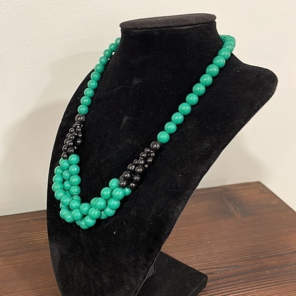 Green and Black Twisted Strand Beaded Collar Vintage Necklace - Picture 2 of 3